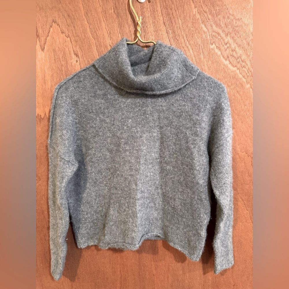 James Perse Gray Cashmere sweater size 1